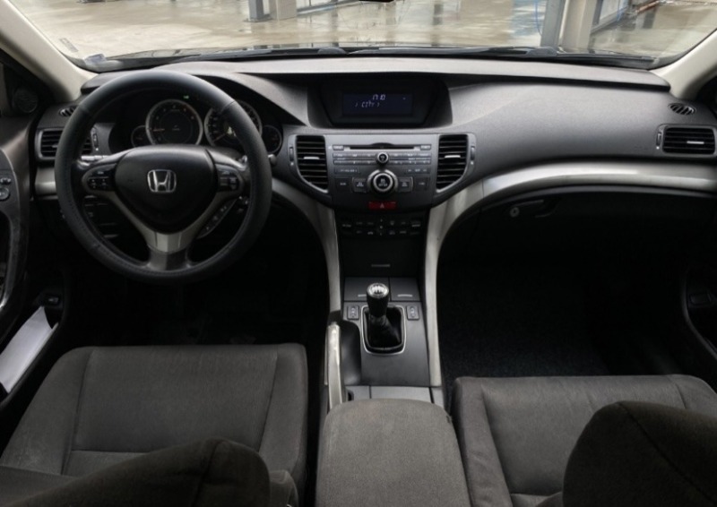 Honda Accord 2.2 i-DTEC , снимка 13 - Автомобили и джипове - 46410543