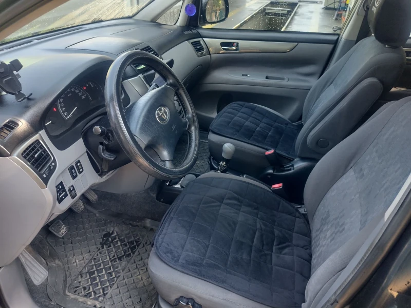 Toyota Avensis verso D-4D, снимка 5 - Автомобили и джипове - 46937488