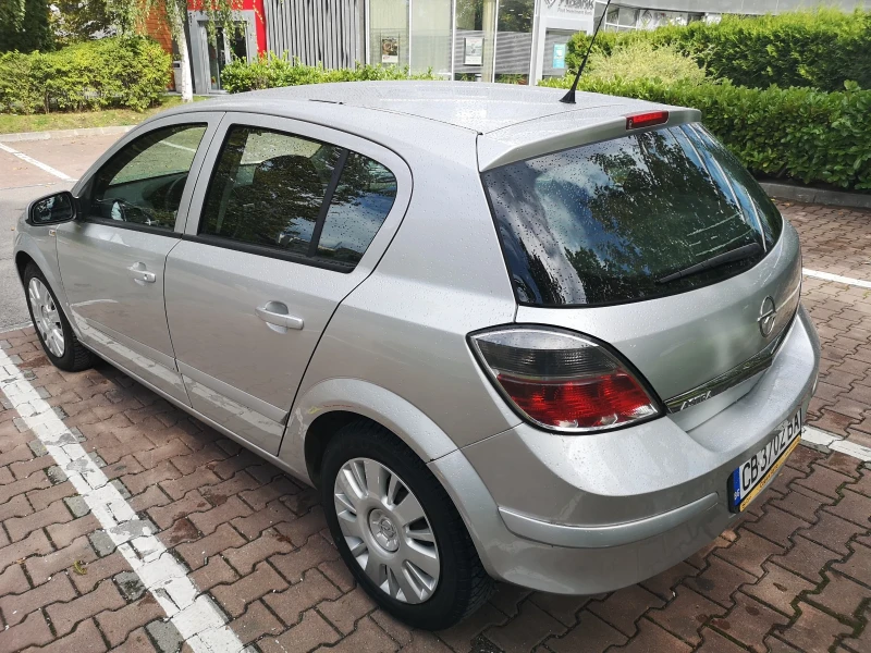 Opel Astra H, снимка 2 - Автомобили и джипове - 47482812