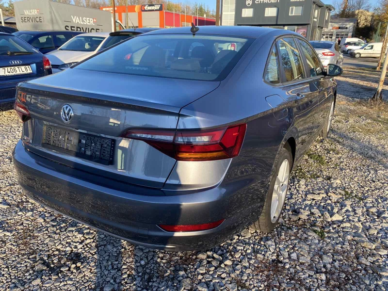 VW Jetta, снимка 7 - Автомобили и джипове - 48016656