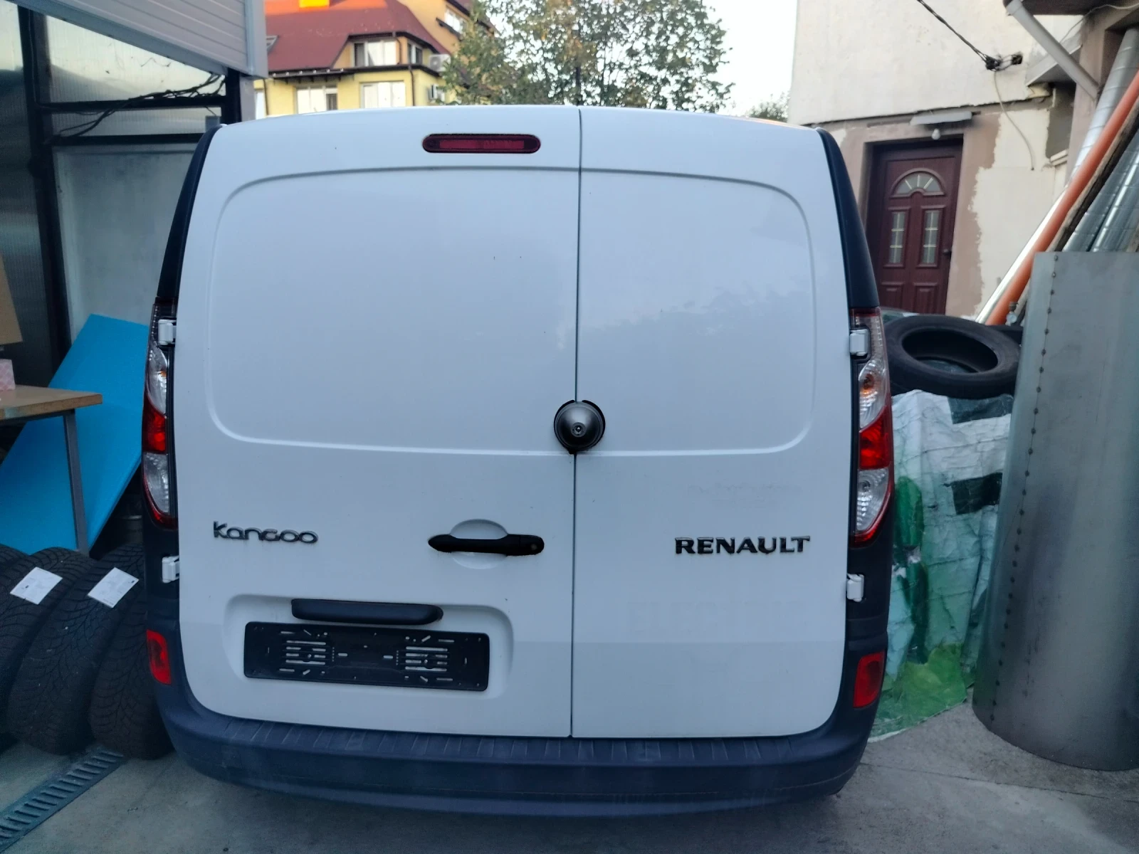 Renault Kangoo Ze33 - изображение 2