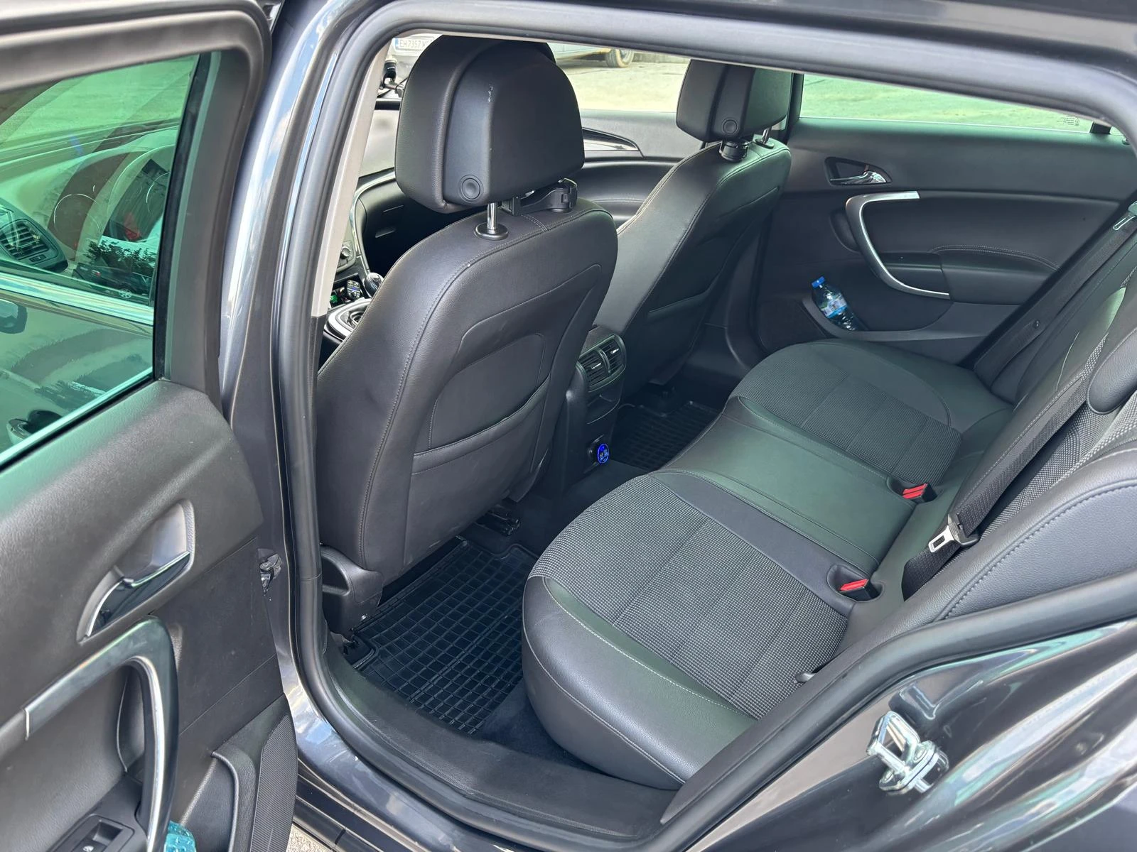 Opel Insignia, снимка 6 - Автомобили и джипове - 53852334