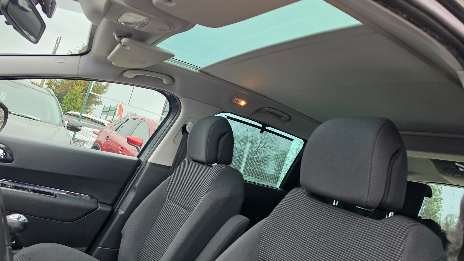 Peugeot 5008 1.6* HDI* 114кс* 2013г, снимка 11 - Автомобили и джипове - 53898015