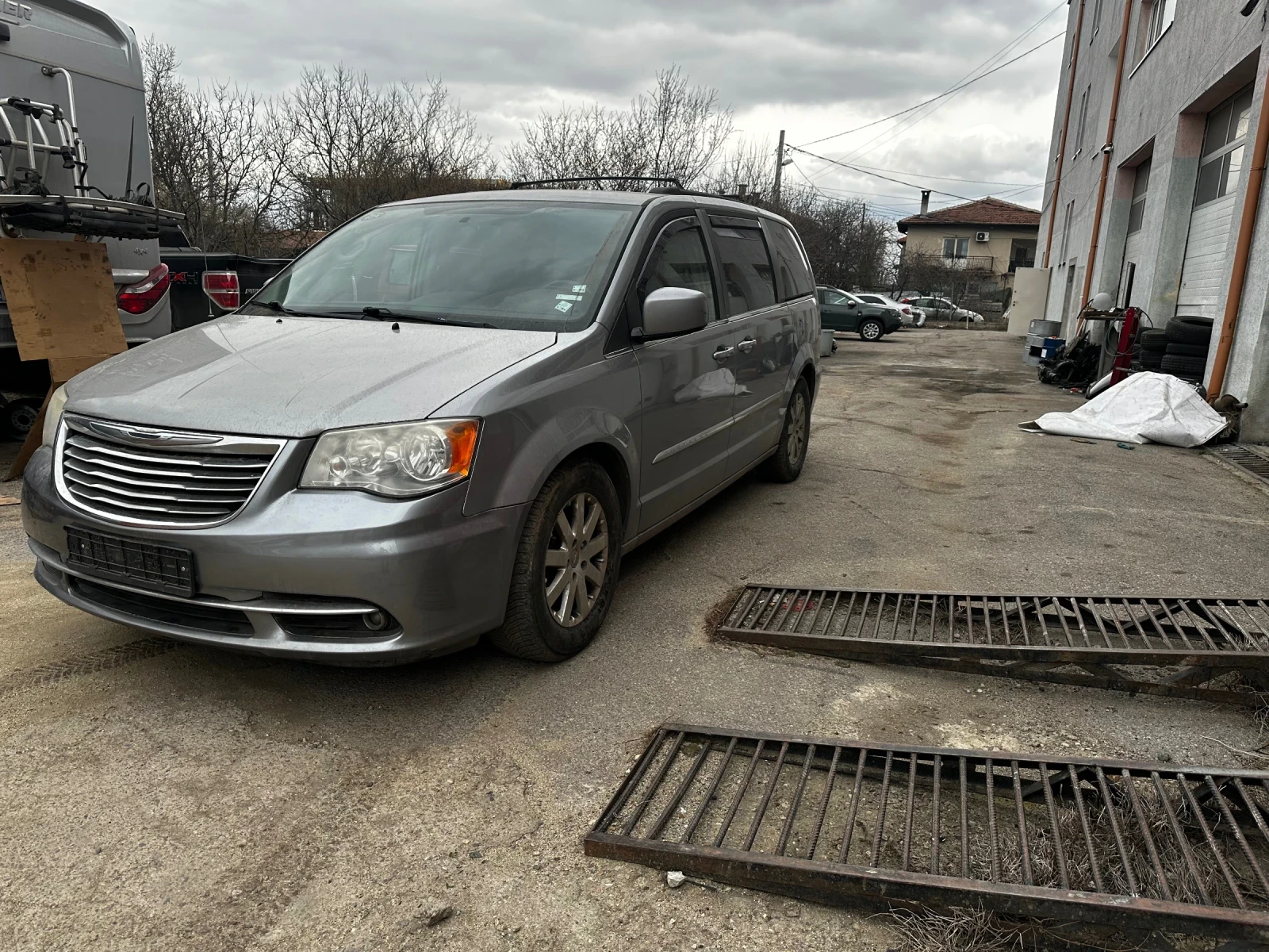 Chrysler Town and Country, снимка 2 - Автомобили и джипове - 53902680