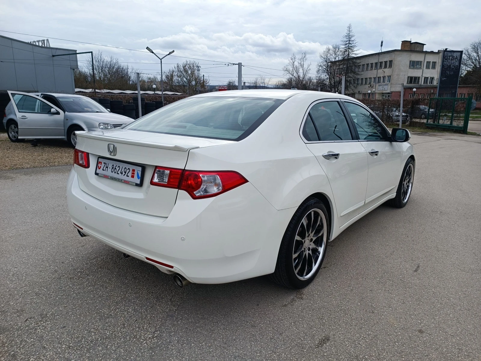 Honda Accord 2.4i-201кс-ШВЕЙЦАРИЯ-АВТОМАТ-ДИСТРОНИК-FULL екстри, снимка 3 - Автомобили и джипове - 54016106