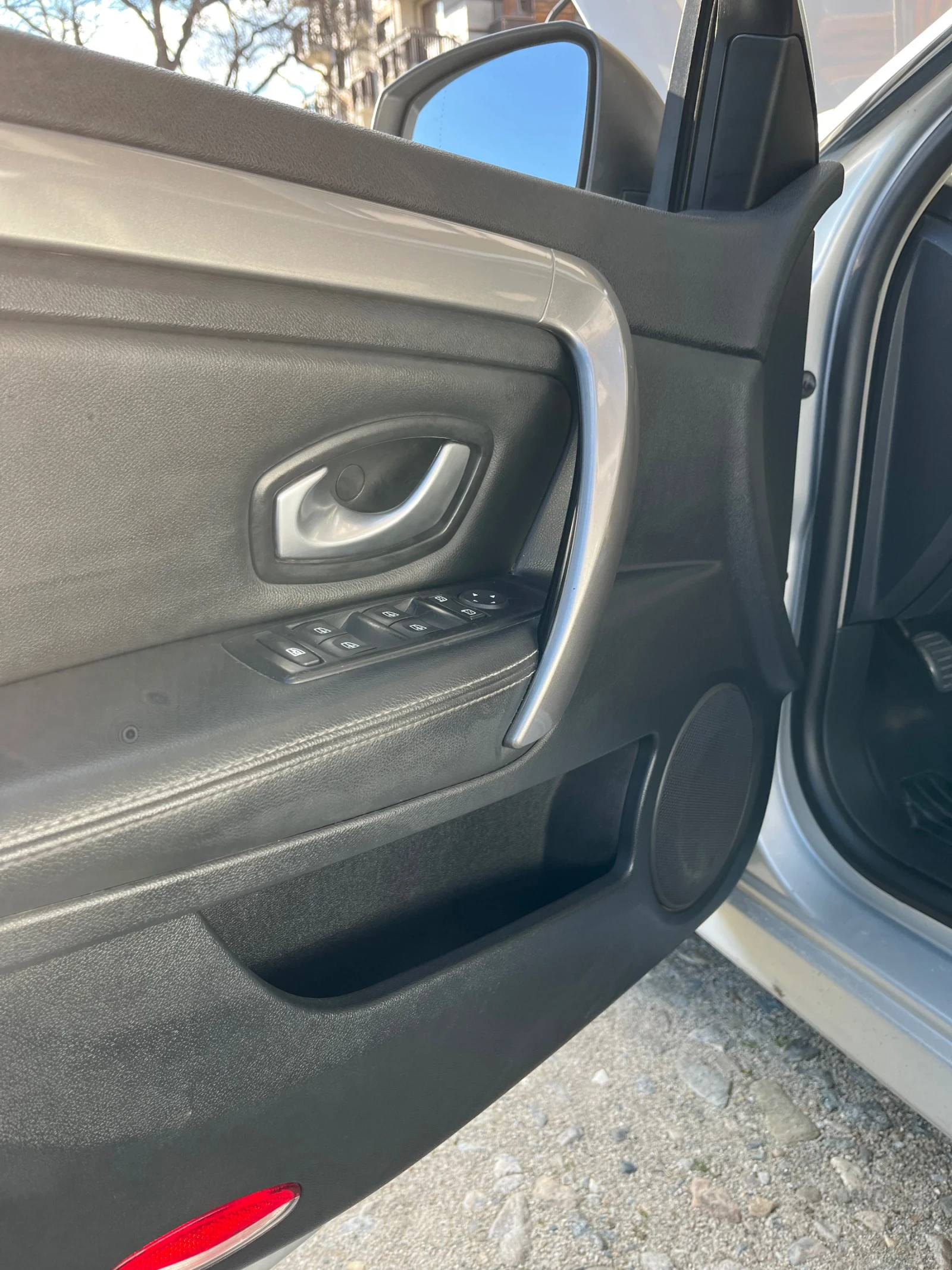 Renault Laguna 2.0DCI | Dynamique | | CANBASE | 150 kc, снимка 13 - Автомобили и джипове - 54100898