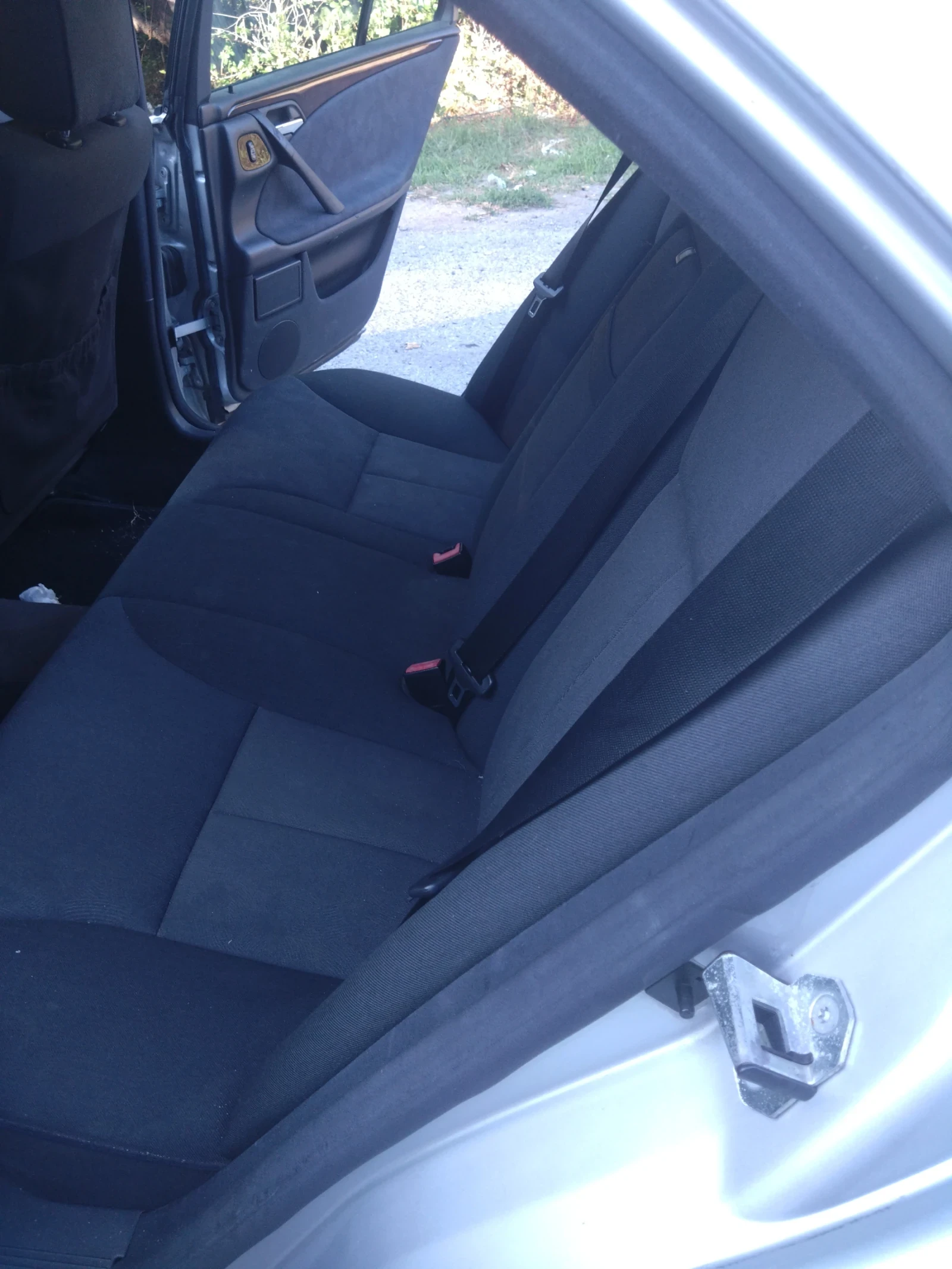 Mercedes-Benz C 270 E270, снимка 5 - Автомобили и джипове - 54188843