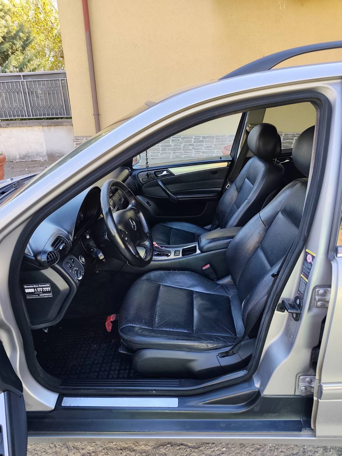 Mercedes-Benz C 350 3500, снимка 10 - Автомобили и джипове - 54321063