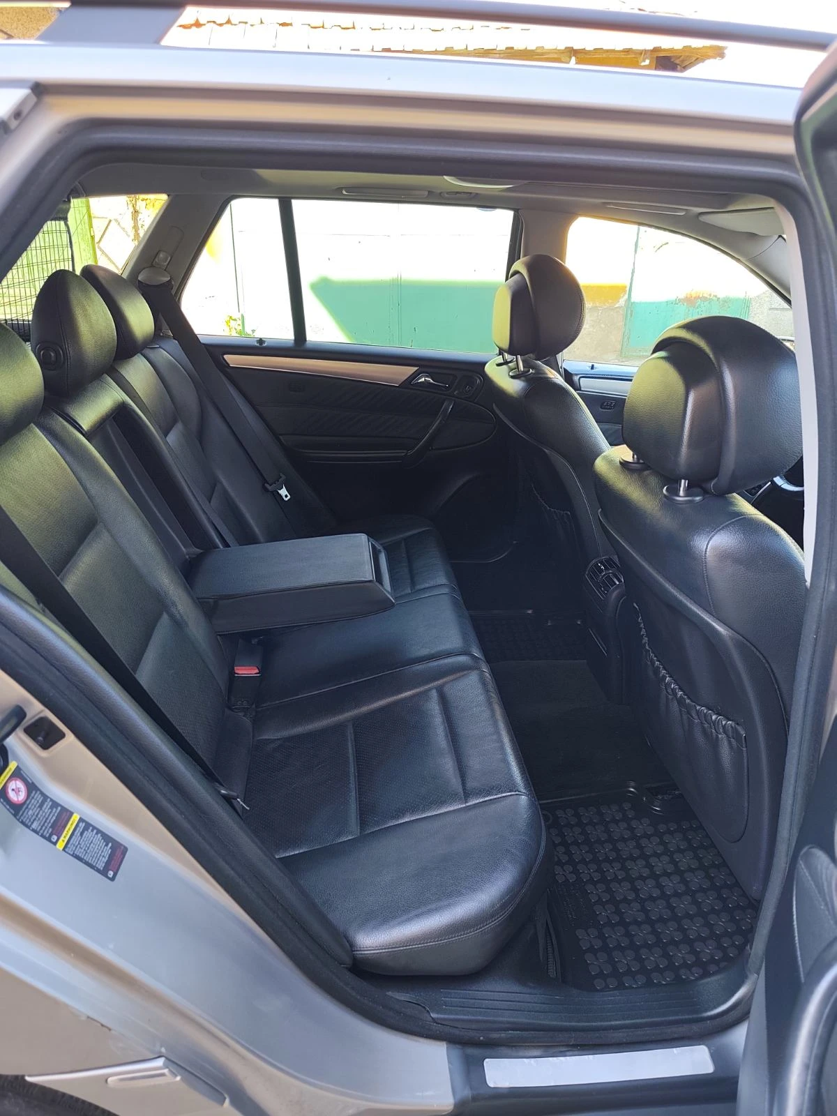 Mercedes-Benz C 350 3500, снимка 13 - Автомобили и джипове - 54321063