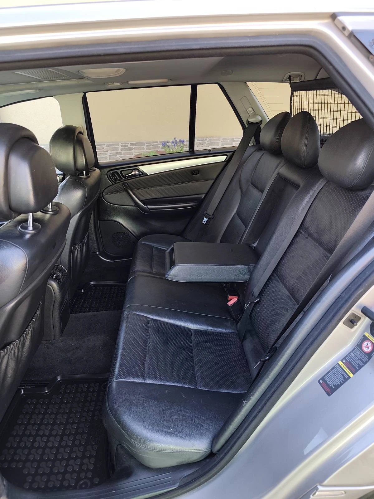 Mercedes-Benz C 350 3500, снимка 11 - Автомобили и джипове - 54321063