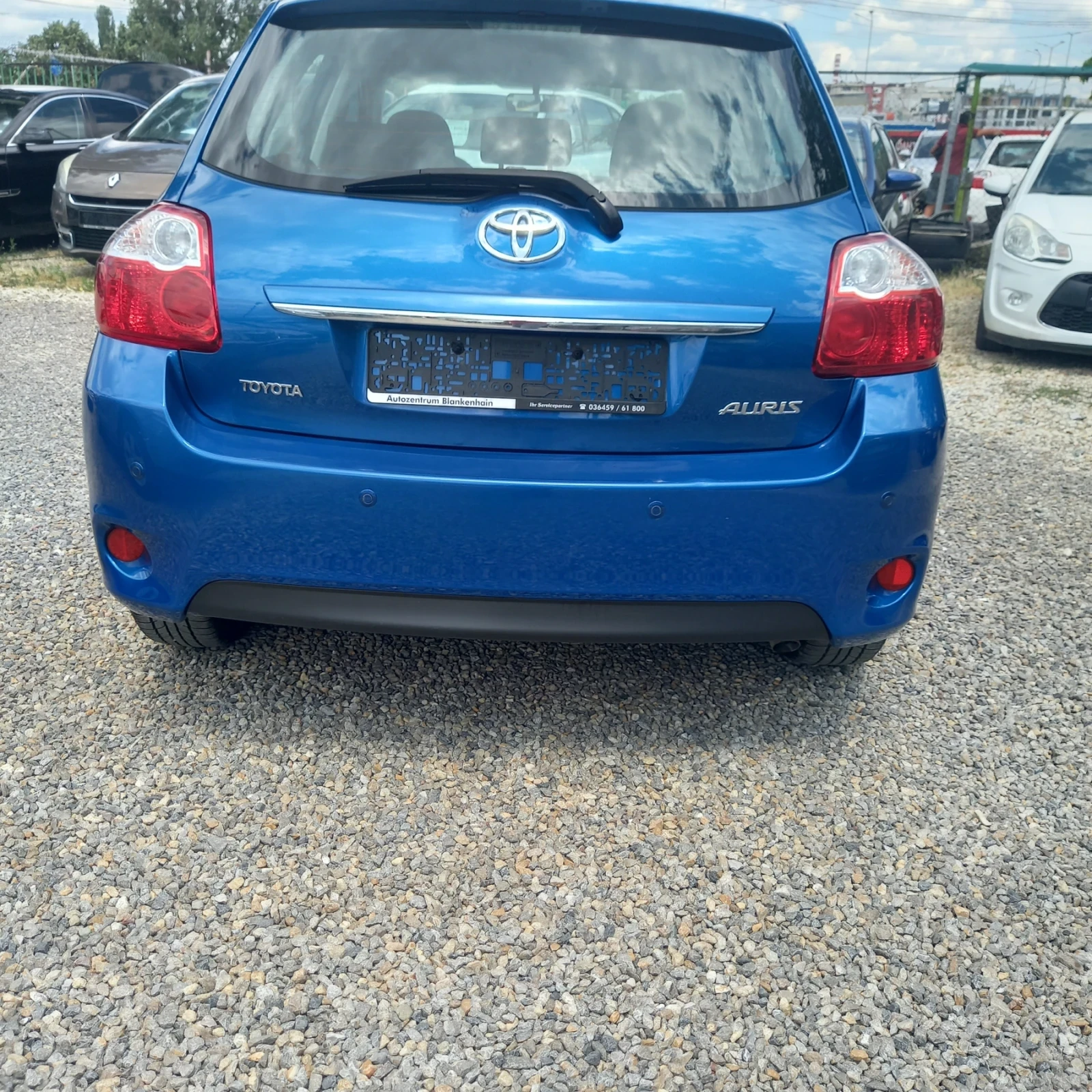 Toyota Auris 1.6iExecutive, снимка 10 - Автомобили и джипове - 55393115