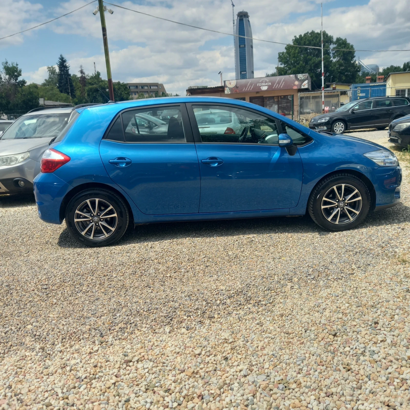 Toyota Auris 1.6iExecutive, снимка 7 - Автомобили и джипове - 55393115