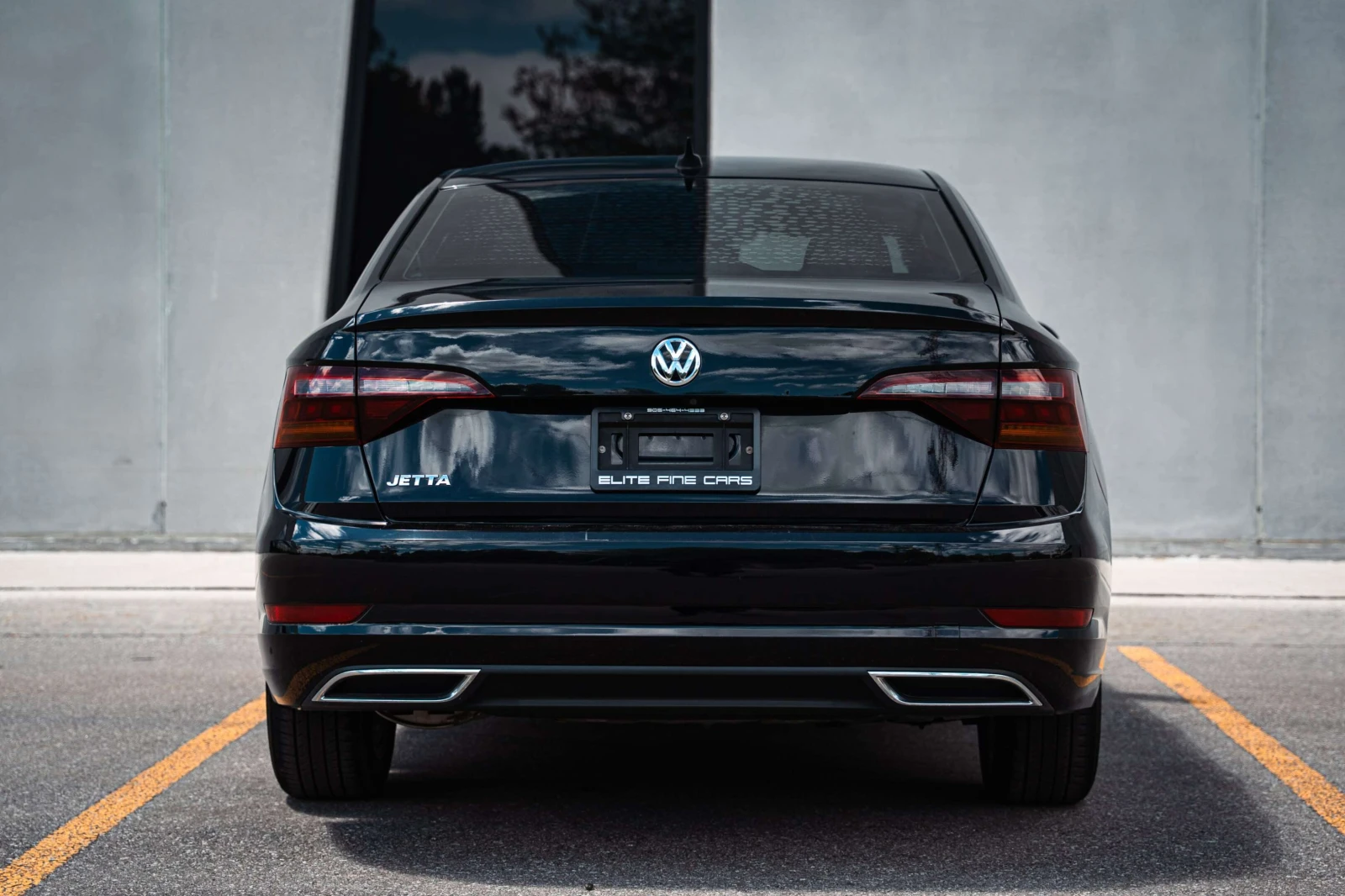 VW Jetta Highline R-LINE / ЛИЗИНГ / ЦЕНА до БГ, снимка 5 - Автомобили и джипове - 55476312
