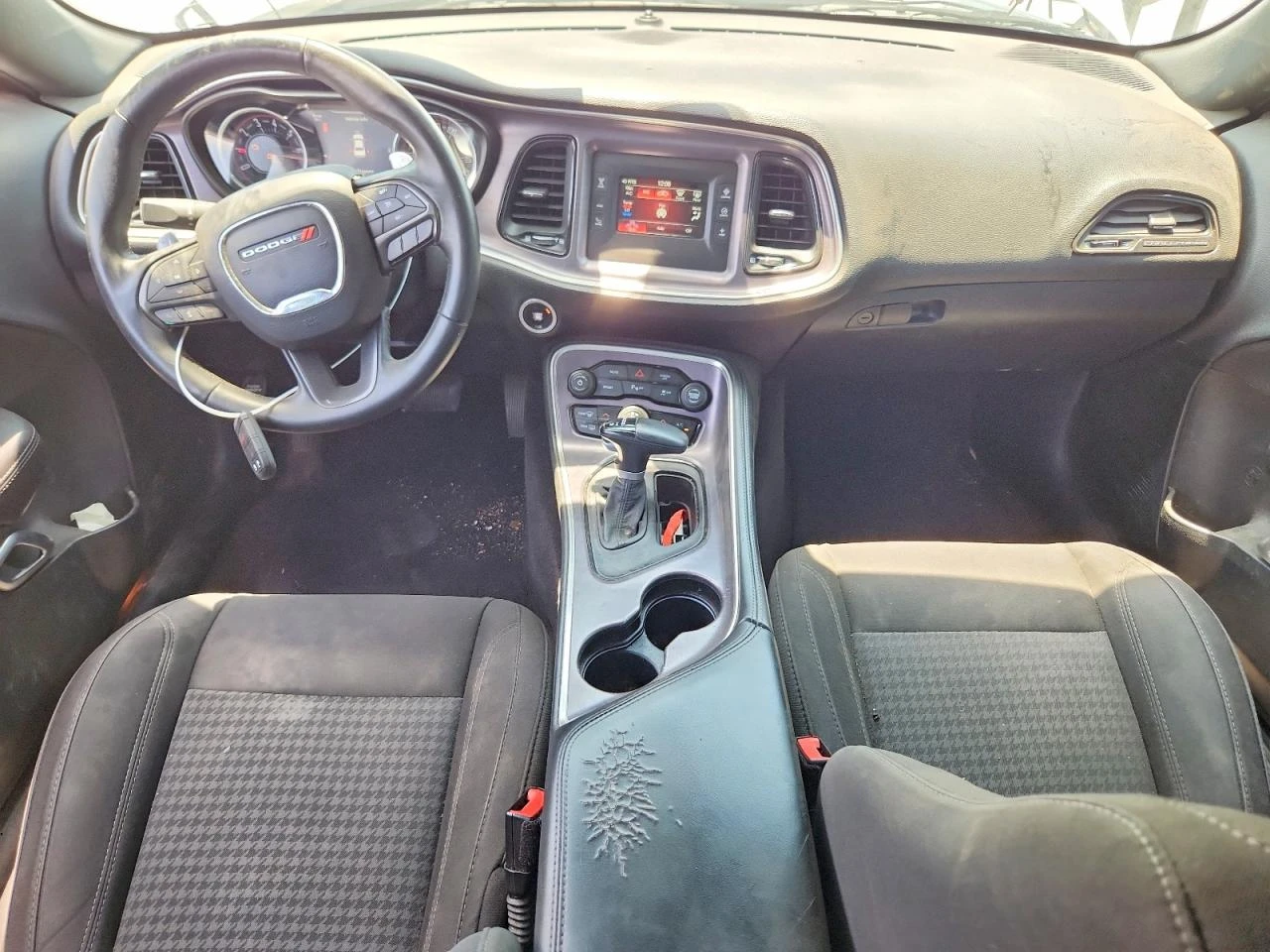 Dodge Challenger, снимка 8 - Автомобили и джипове - 55517571