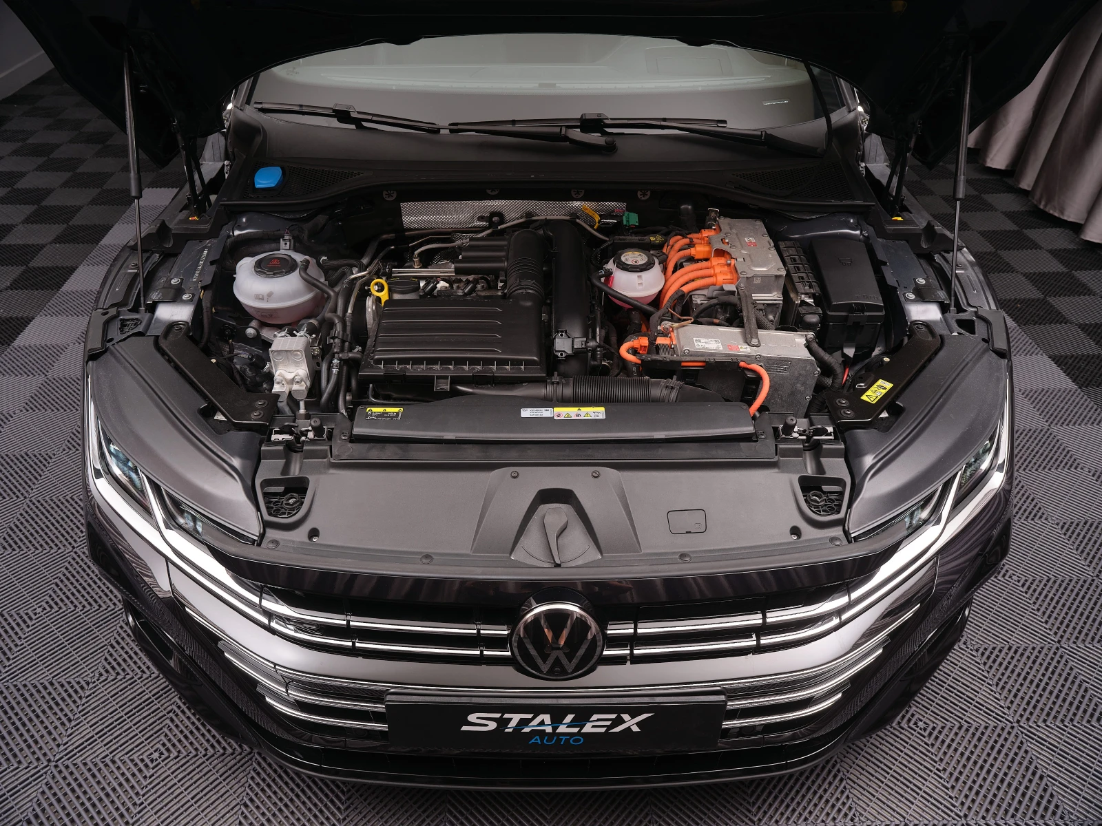 VW Arteon R LINE 1.4 EHYBRID DSG 5700km, снимка 14 - Автомобили и джипове - 55544828