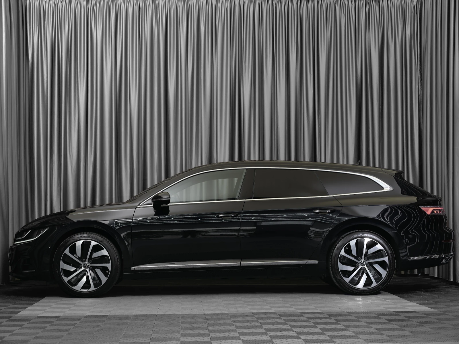VW Arteon R LINE 1.4 EHYBRID DSG 5700km, снимка 4 - Автомобили и джипове - 55544828