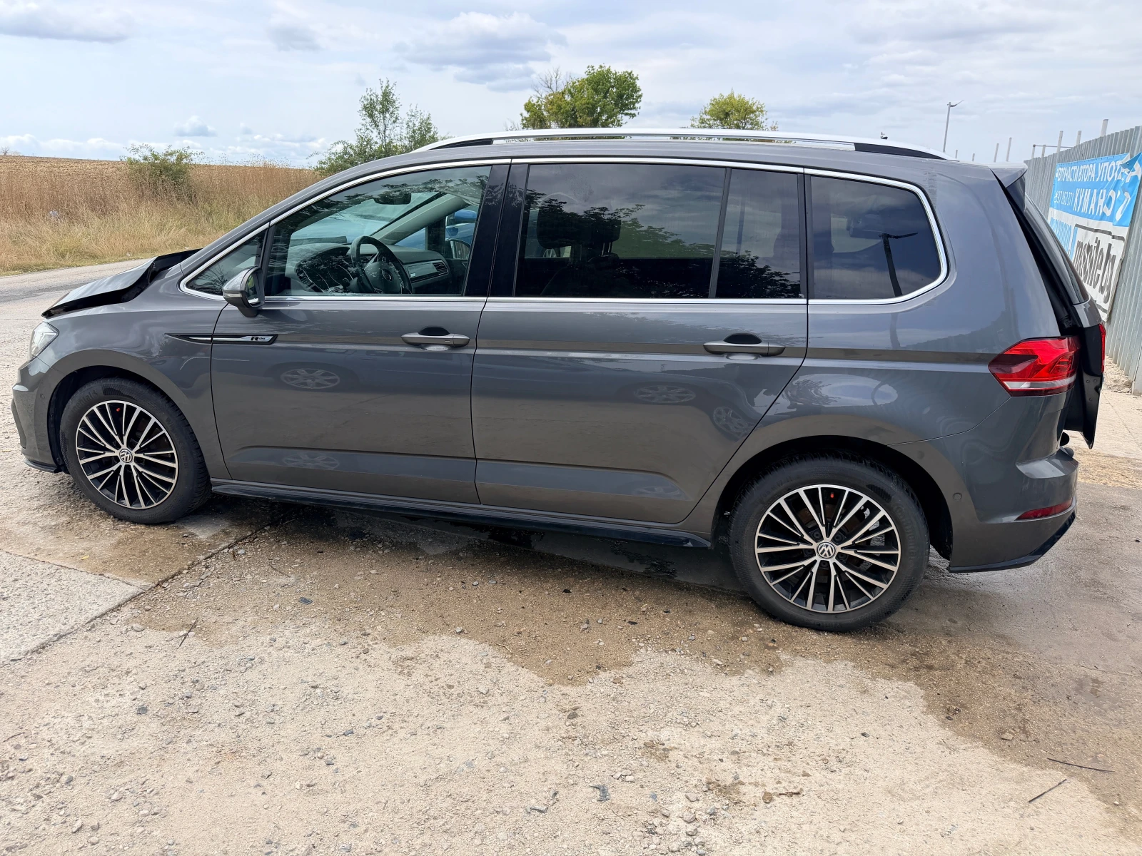 VW Touran 2.0 TDI, снимка 5 - Автомобили и джипове - 55669339