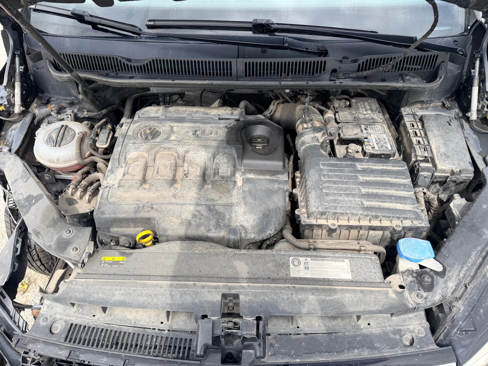 VW Touran 2.0 TDI, снимка 15 - Автомобили и джипове - 55669339