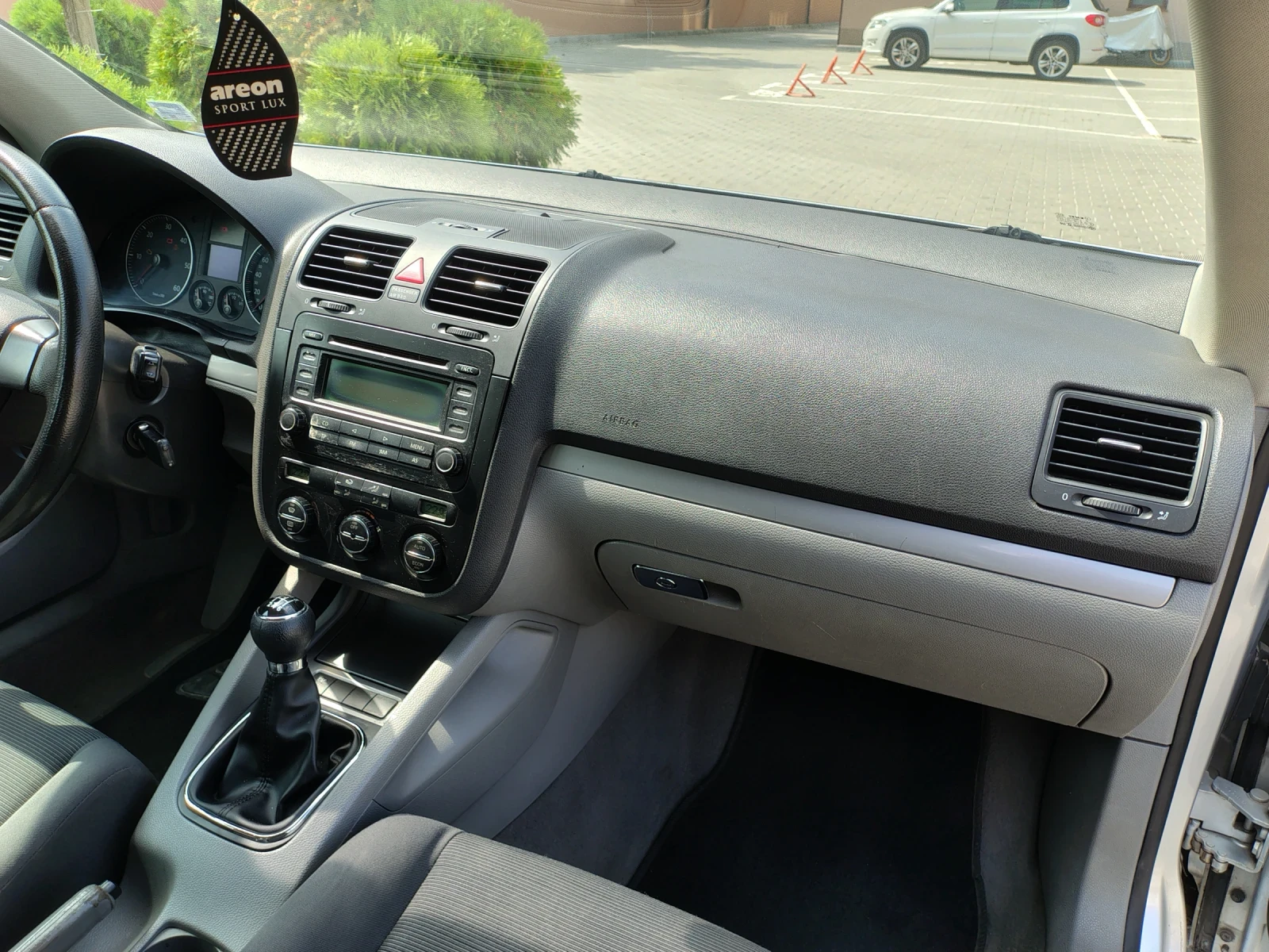 VW Golf 5, снимка 7 - Автомобили и джипове - 55978478