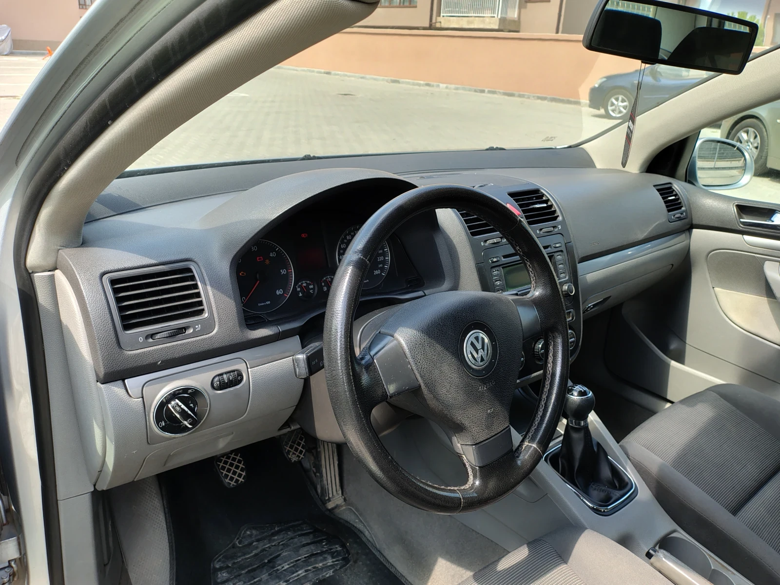 VW Golf 5, снимка 8 - Автомобили и джипове - 55978478
