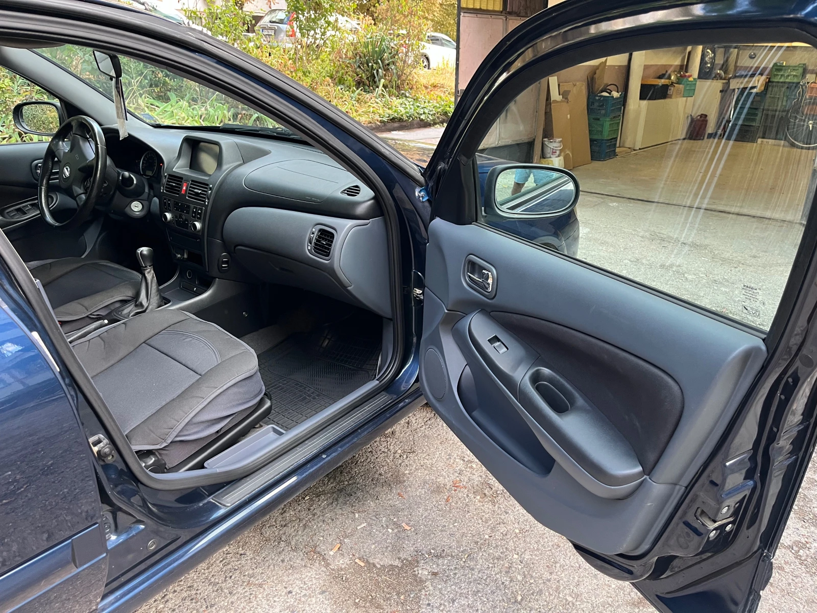 Nissan Almera 1.5 16V, снимка 14 - Автомобили и джипове - 56268753