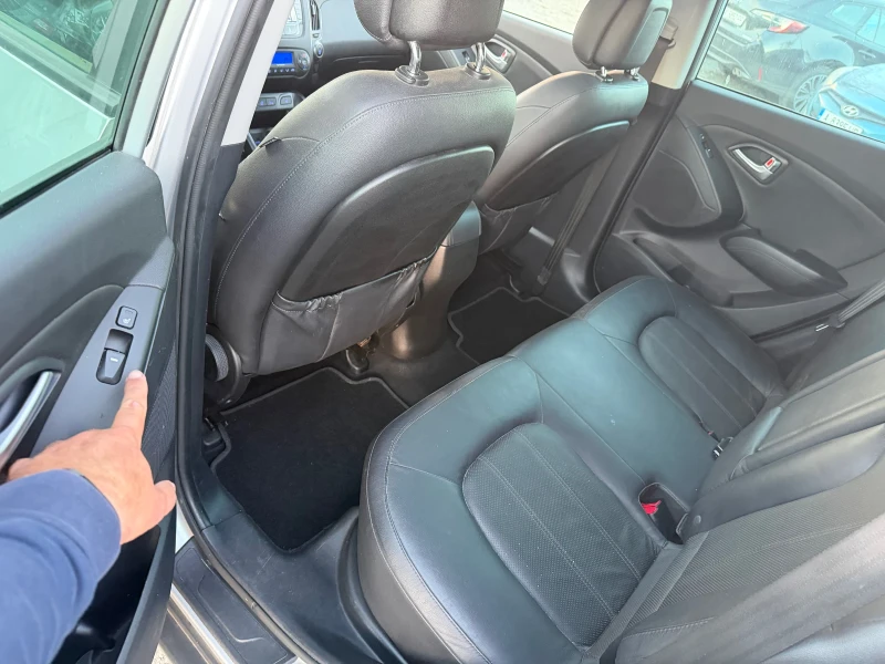 Hyundai IX35 2.0 CRDI 4WD PREMIUM LIMITED, снимка 7 - Автомобили и джипове - 52227932