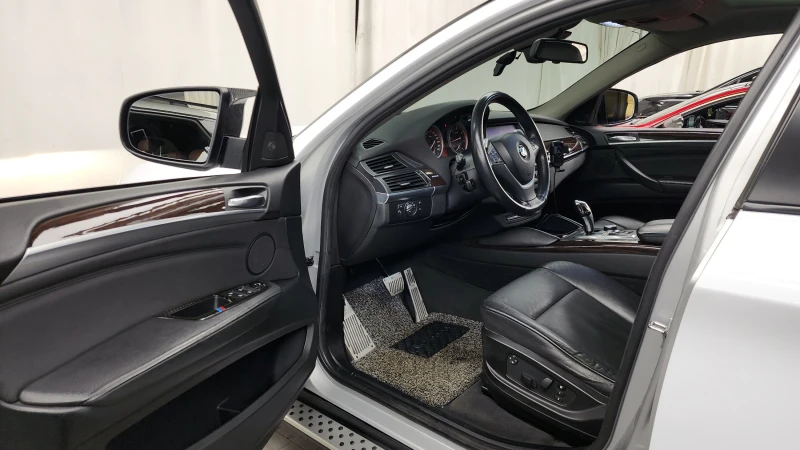 BMW X6 3.0d/Пълна сервизна история !!!, снимка 5 - Автомобили и джипове - 52695711
