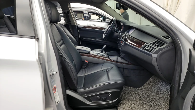 BMW X6 3.0d/Пълна сервизна история !!!, снимка 7 - Автомобили и джипове - 52695711