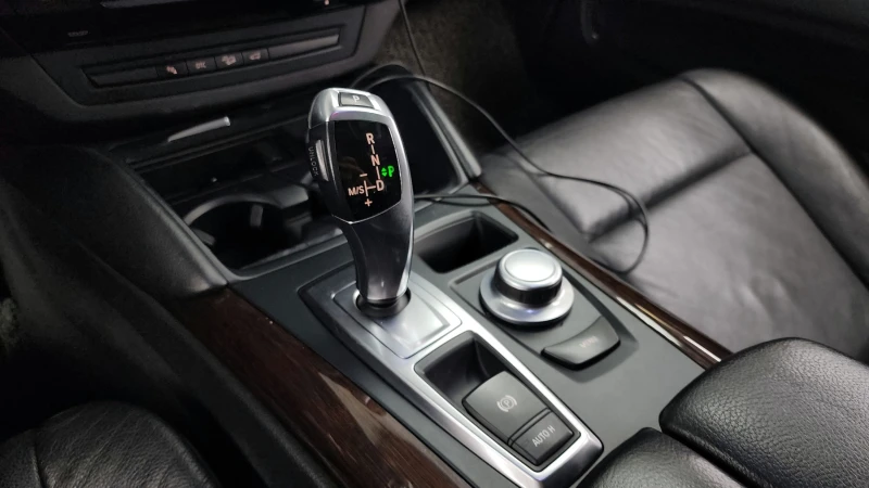 BMW X6 3.0d/Пълна сервизна история !!!, снимка 8 - Автомобили и джипове - 52695711