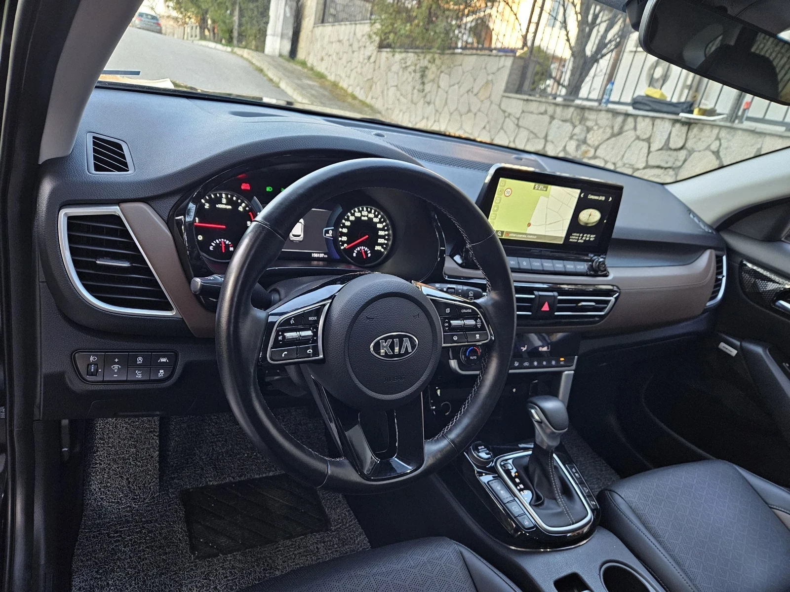 Kia Seltos 1.6 CRDi /�������/�����/DISTRONIC/KEYLESS GO/FULL | Mobile.bg � ����������� 10