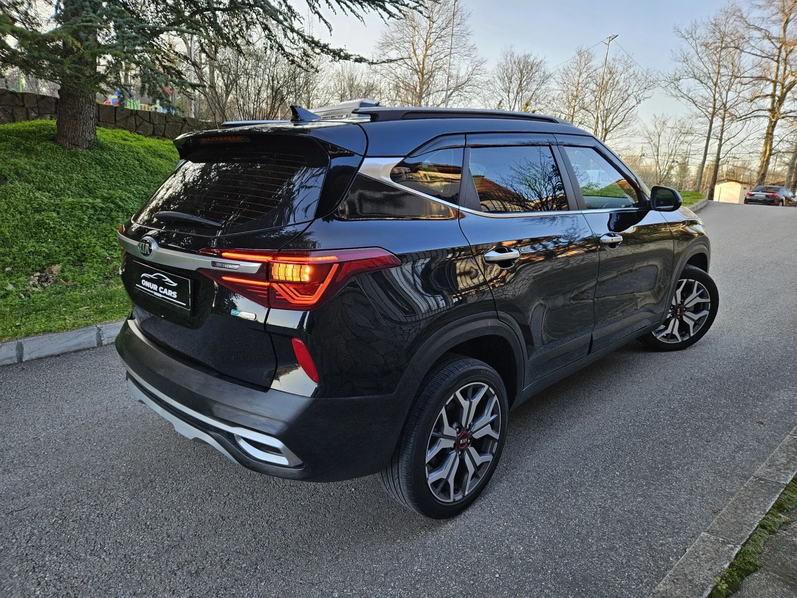 Kia Seltos 1.6 CRDi /�������/�����/DISTRONIC/KEYLESS GO/FULL | Mobile.bg � ����������� 4