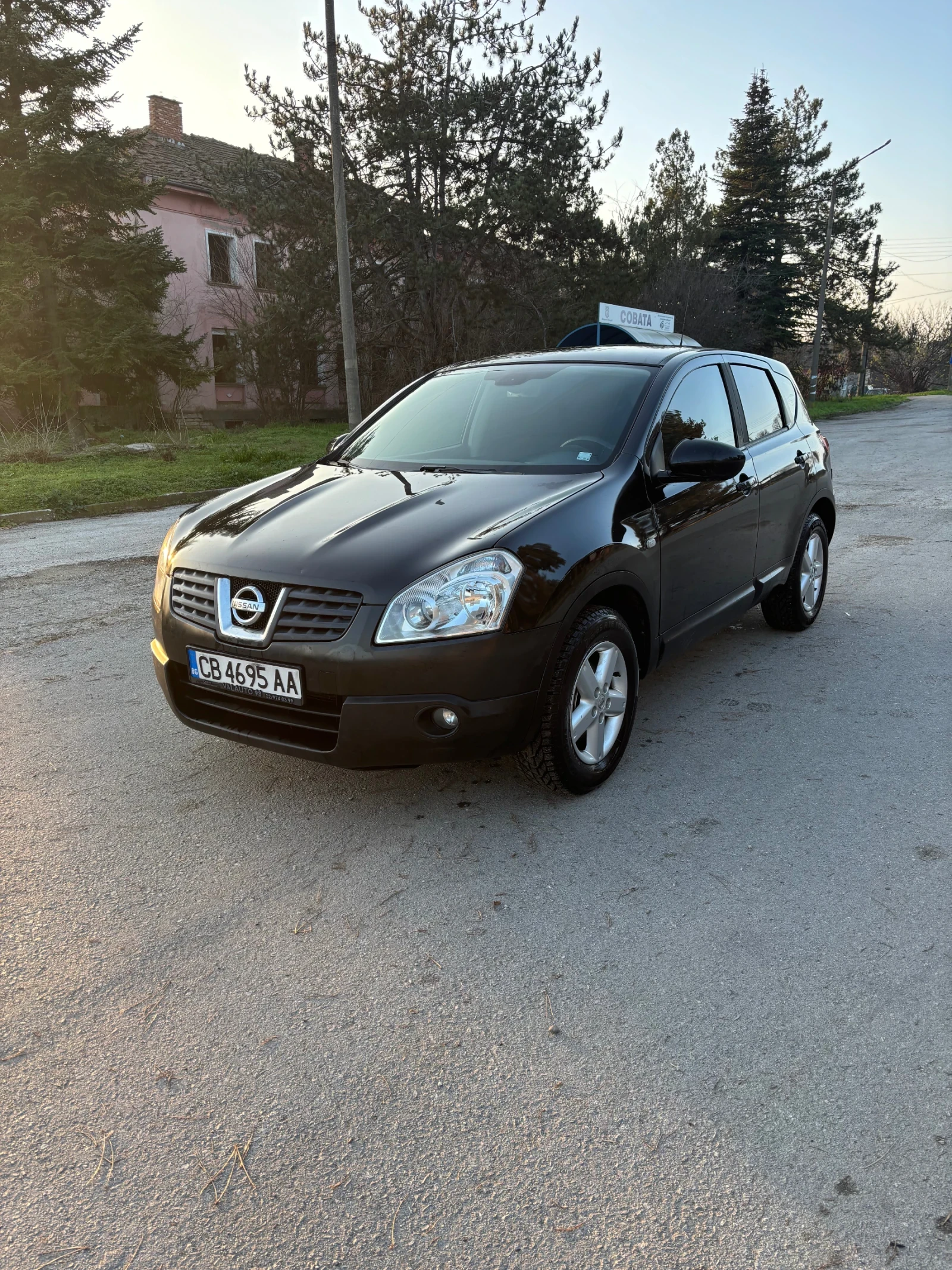 Nissan Qashqai 1.6i, снимка 2 - Автомобили и джипове - 54083350