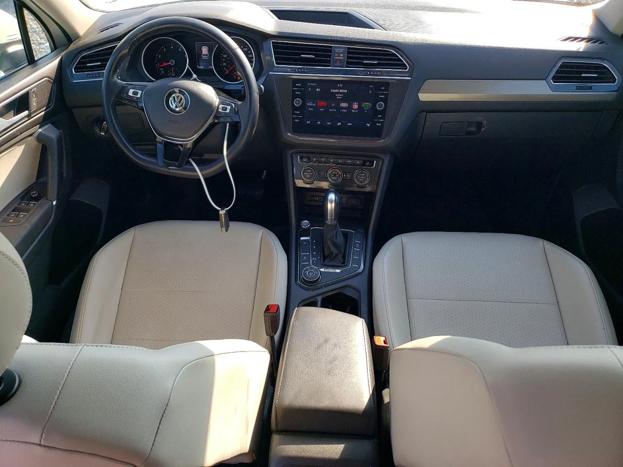 VW Tiguan 2.0l Volkswagen Se, снимка 8 - Автомобили и джипове - 54257386