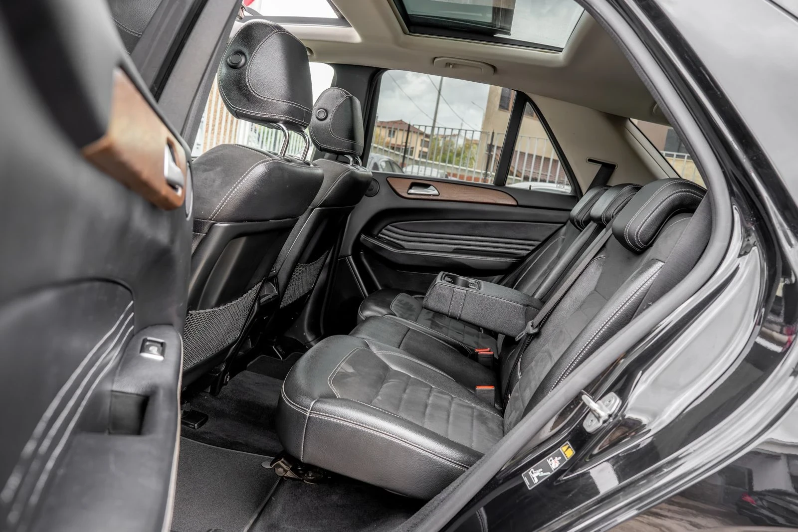 Mercedes-Benz ML 350 CDI-BlueTEC-AMG-PANORAMA-КАМЕРА-LINE ASIST-FUL-TOP, снимка 15 - Автомобили и джипове - 54415047