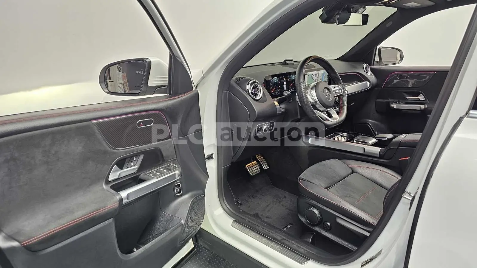 Mercedes-Benz GLB 250 4MATIC| КАМЕРА| DISTRONIC| ПАНОРАМА| ВКЛ.ТЕХНОТЕСТ, снимка 5 - Автомобили и джипове - 54764318