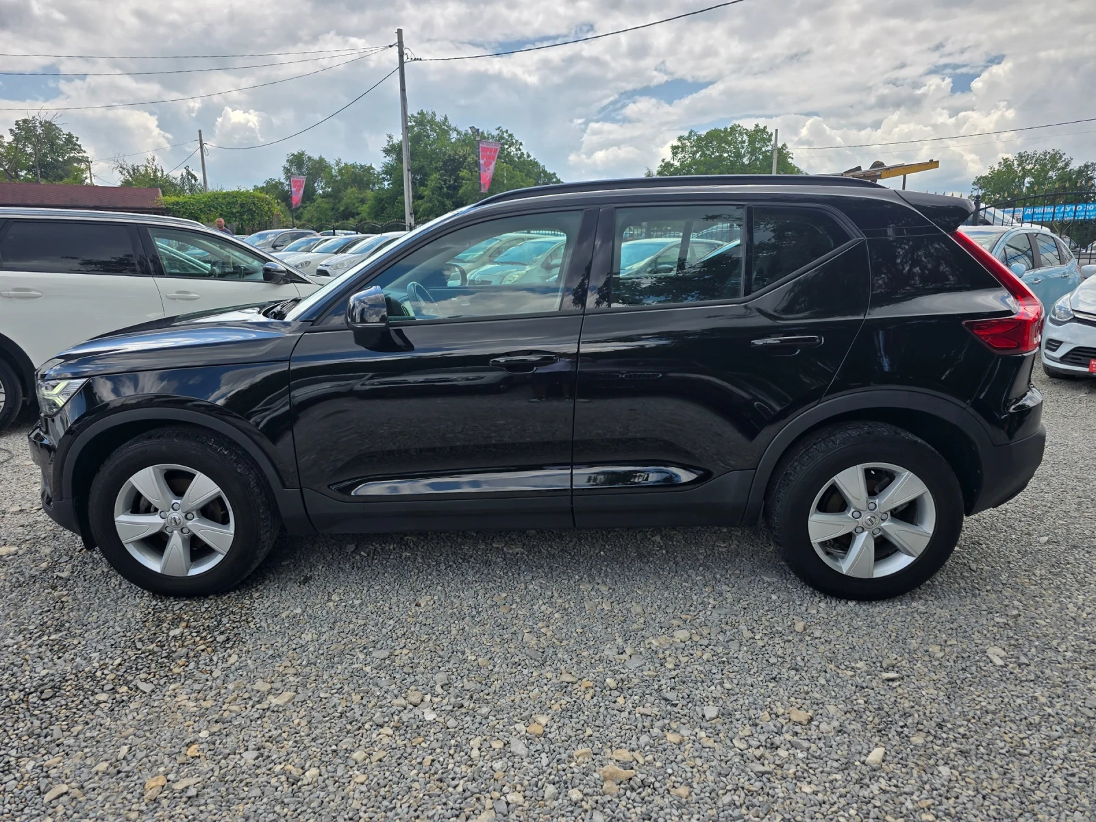 Volvo XC40 2.0D3-ЕВРО 6В-АВТОМАТ-НАВИГАЦИЯ-КАТО НОВ, снимка 3 - Автомобили и джипове - 55393431