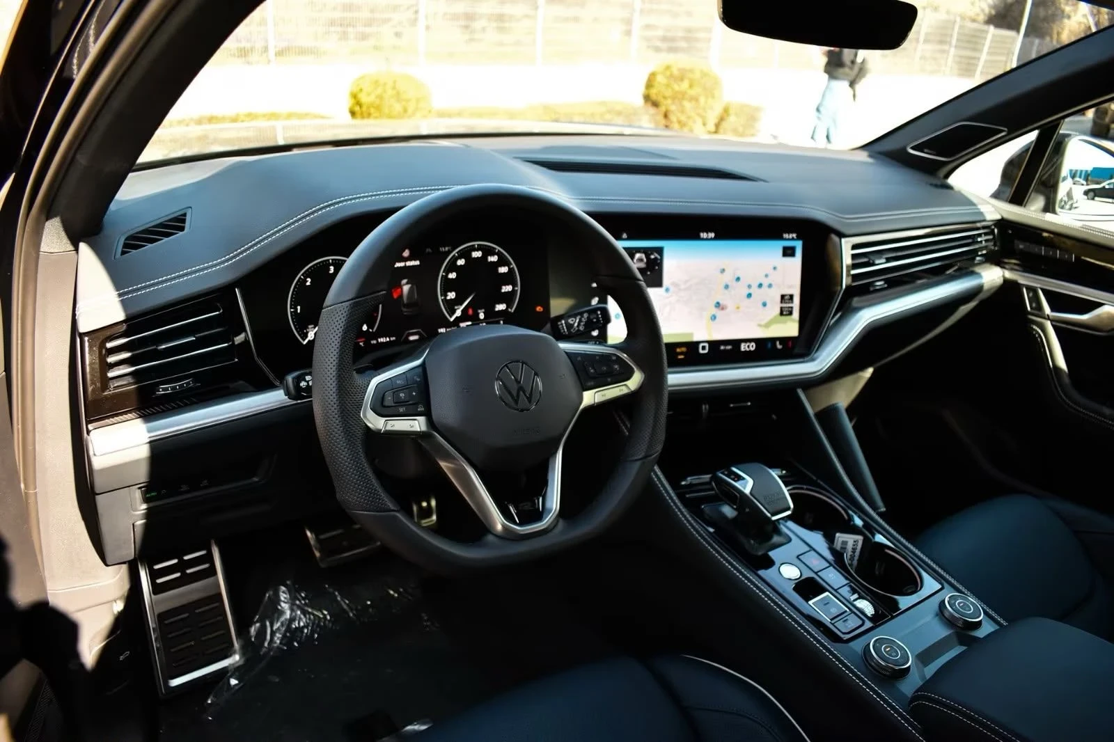 VW Touareg R Line+ Final Edition+ чисто нов, снимка 7 - Автомобили и джипове - 55622530