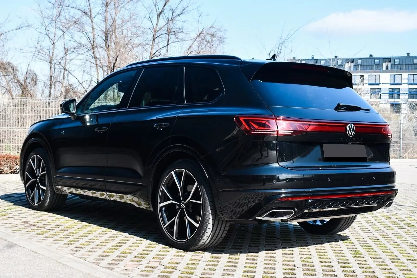 VW Touareg R Line+ Final Edition+ чисто нов, снимка 3 - Автомобили и джипове - 55622530