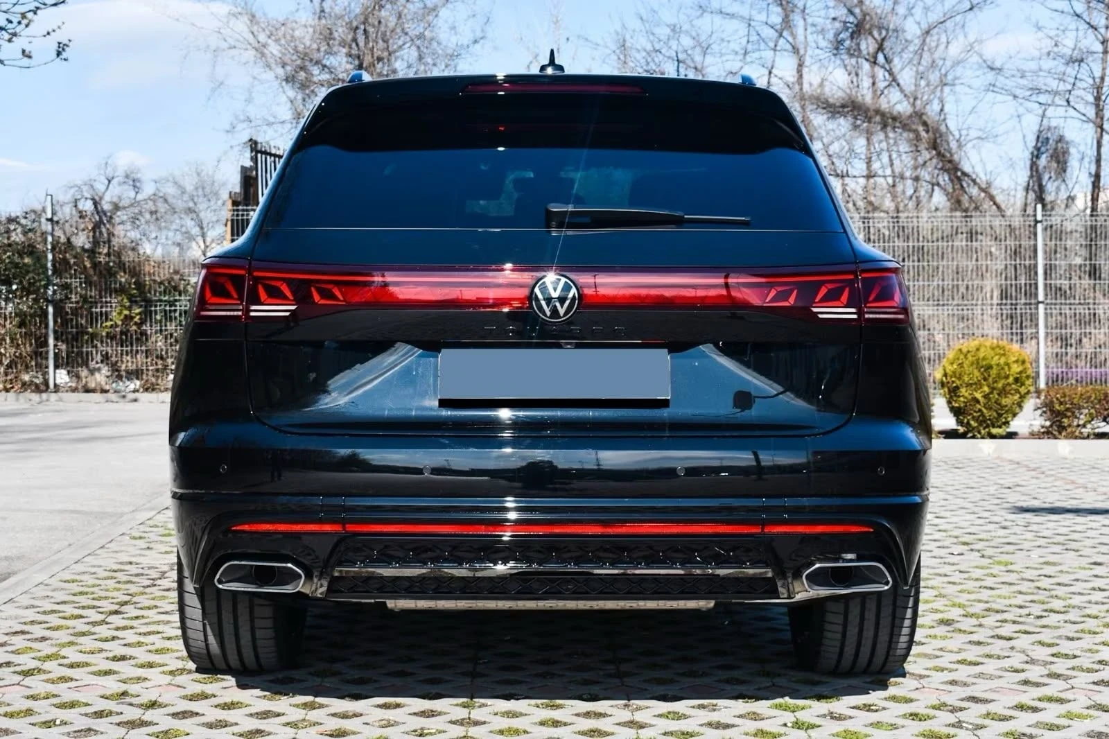 VW Touareg R Line+ Final Edition+ чисто нов, снимка 4 - Автомобили и джипове - 55622530