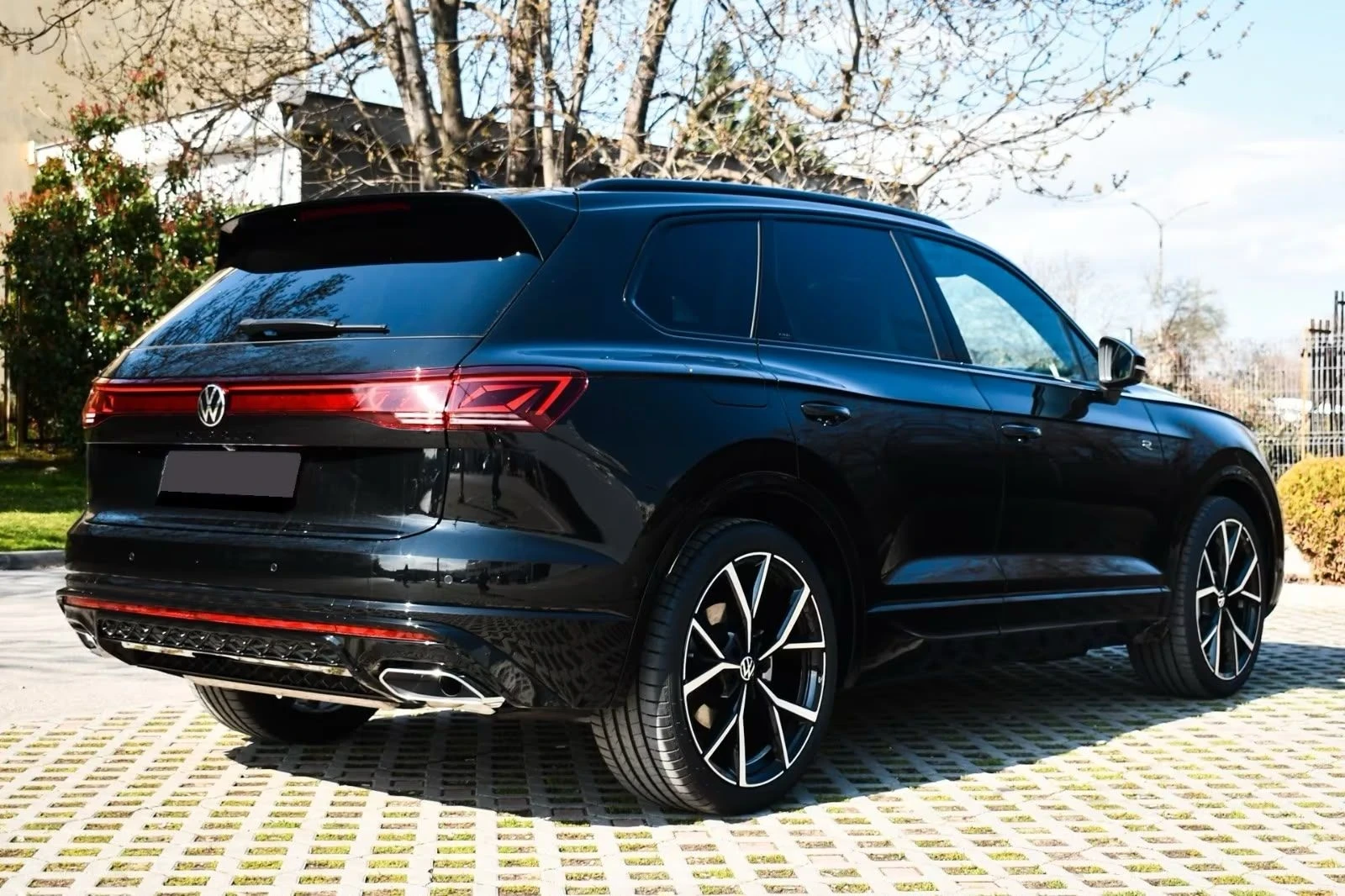 VW Touareg R Line+ Final Edition+ чисто нов, снимка 6 - Автомобили и джипове - 55622530