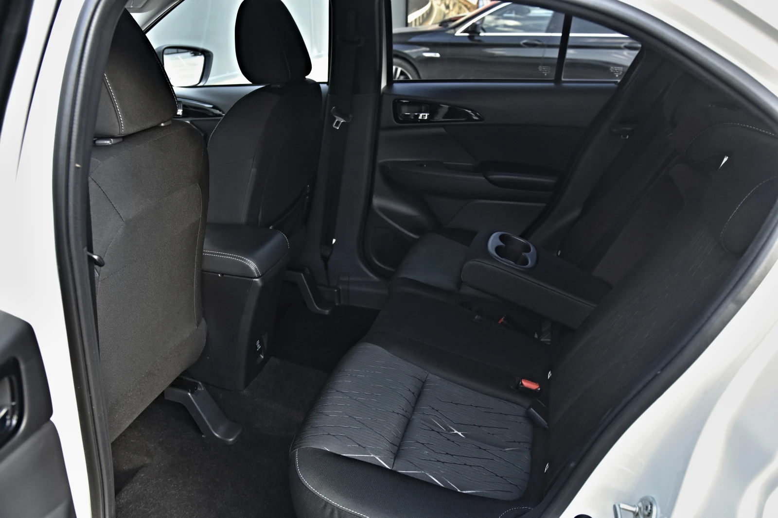 Mitsubishi Eclipse Cross Eclipse Cross 2.2 DI-D 4x4 | 2020 г. | 148 к.с., снимка 15 - Автомобили и джипове - 55943298