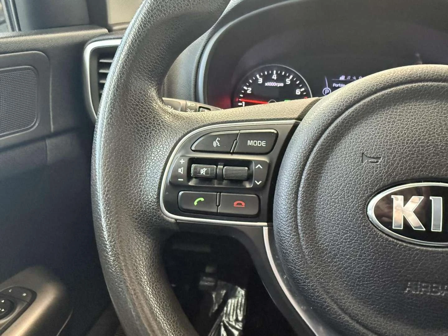 Kia Sportage, снимка 17 - Автомобили и джипове - 56019832
