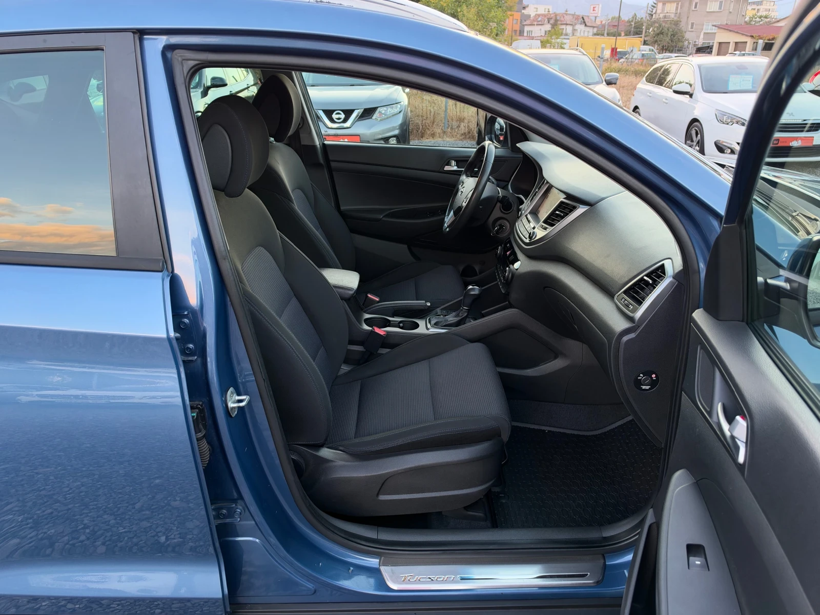 Hyundai Tucson 2.0 CRDI | 185 ��| 4x4| Automatic| Camera| ������� | Mobile.bg � ����������� 12
