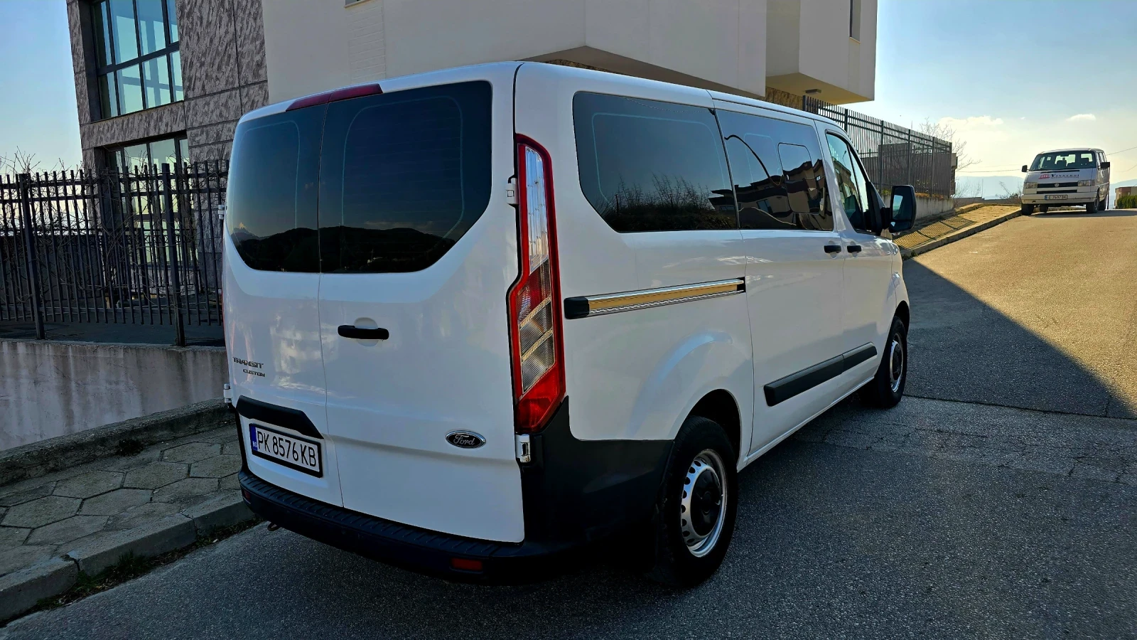 Ford Transit Custom 2.0 diesel,  Лизинг , 9 местен, снимка 6 - Бусове и автобуси - 53746546