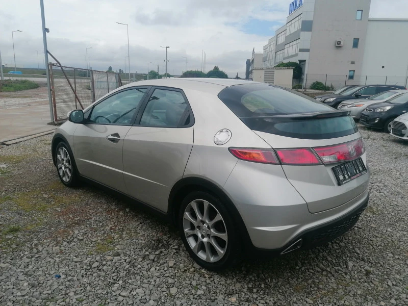 Honda Civic 1.8i 6skorosti, снимка 3 - Автомобили и джипове - 45822700