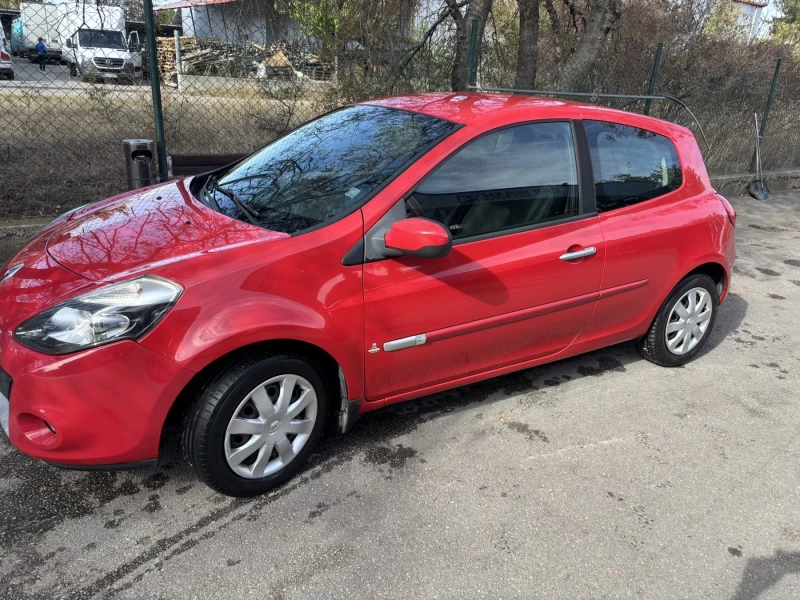 Renault Clio, снимка 2 - Автомобили и джипове - 47756154