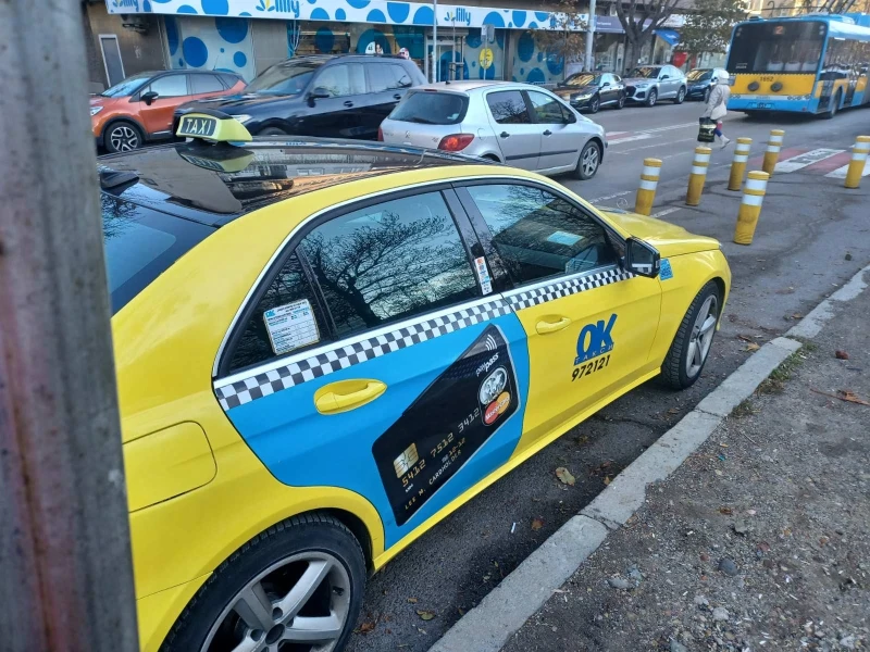 Mercedes-Benz E 200 TAXI, снимка 3 - Автомобили и джипове - 48111446