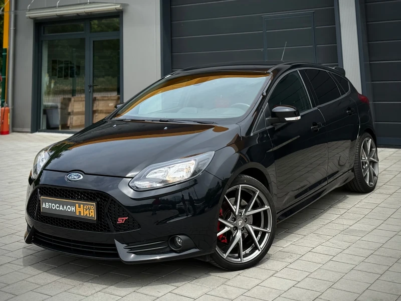 Ford Focus 2.0 * ST* NAVI* Recaro* 