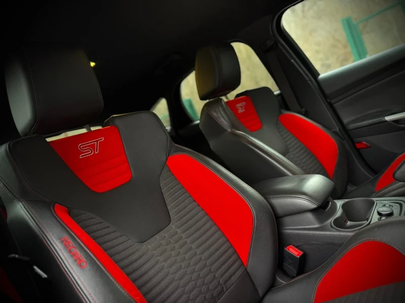 Ford Focus 2.0 * ST* NAVI* Recaro* , снимка 13 - Автомобили и джипове - 50412566