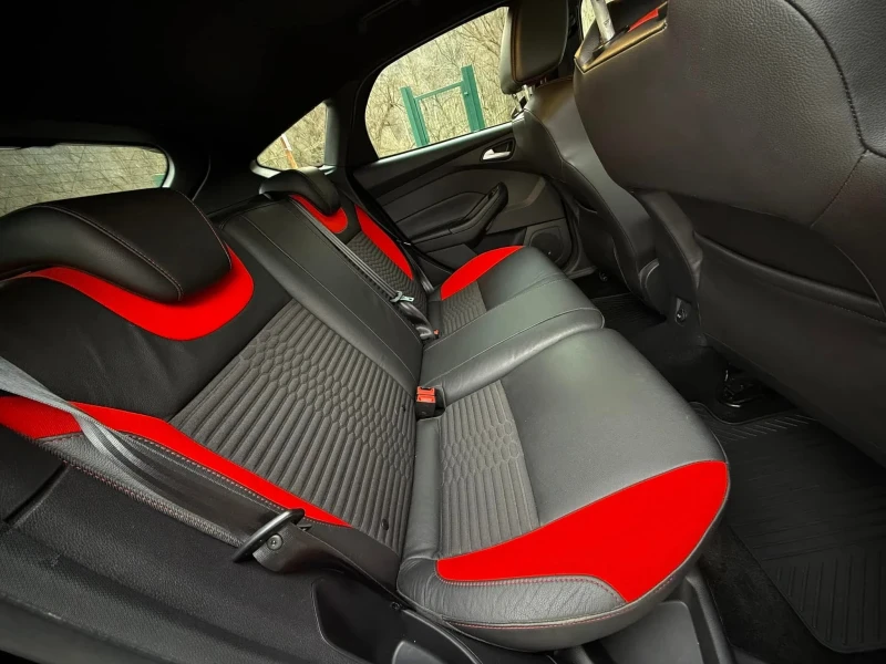Ford Focus 2.0 * ST* NAVI* Recaro* , снимка 9 - Автомобили и джипове - 50412566